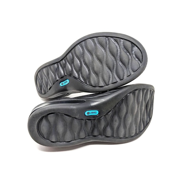 Bzees Shoes Womens 7 Niche Black Flats Slip On Comfort Sneakers - Picture 7 of 8